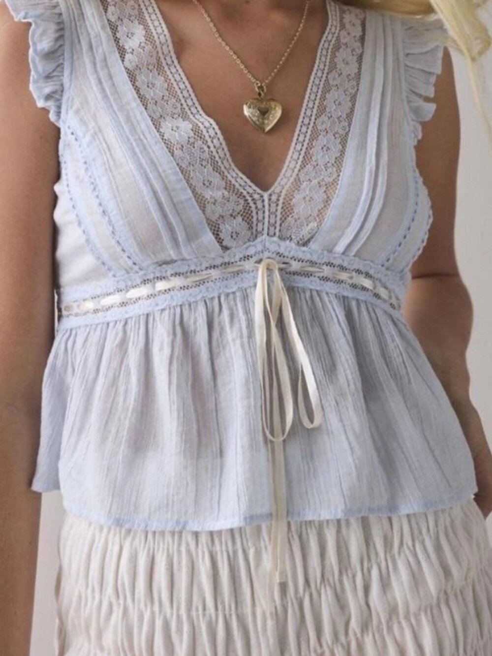 Kimchi Blue Ava Flutter Sleeve Tie-Front Babydoll Top V Neck Lace S - Picture 3 of 7